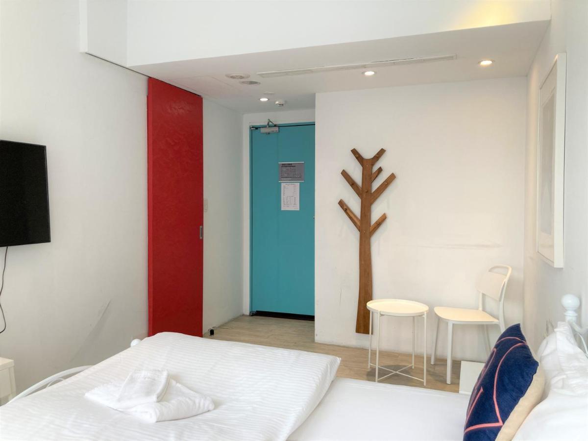 4Plus Hostel Taipei Exteriör bild